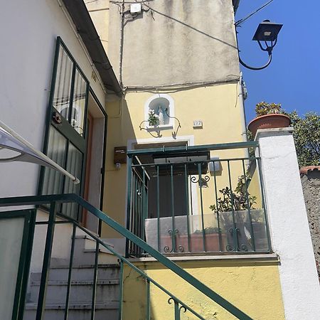 לינה וארוחת בוקר צ'לה ליגורה Casa Graziella מראה חיצוני תמונה