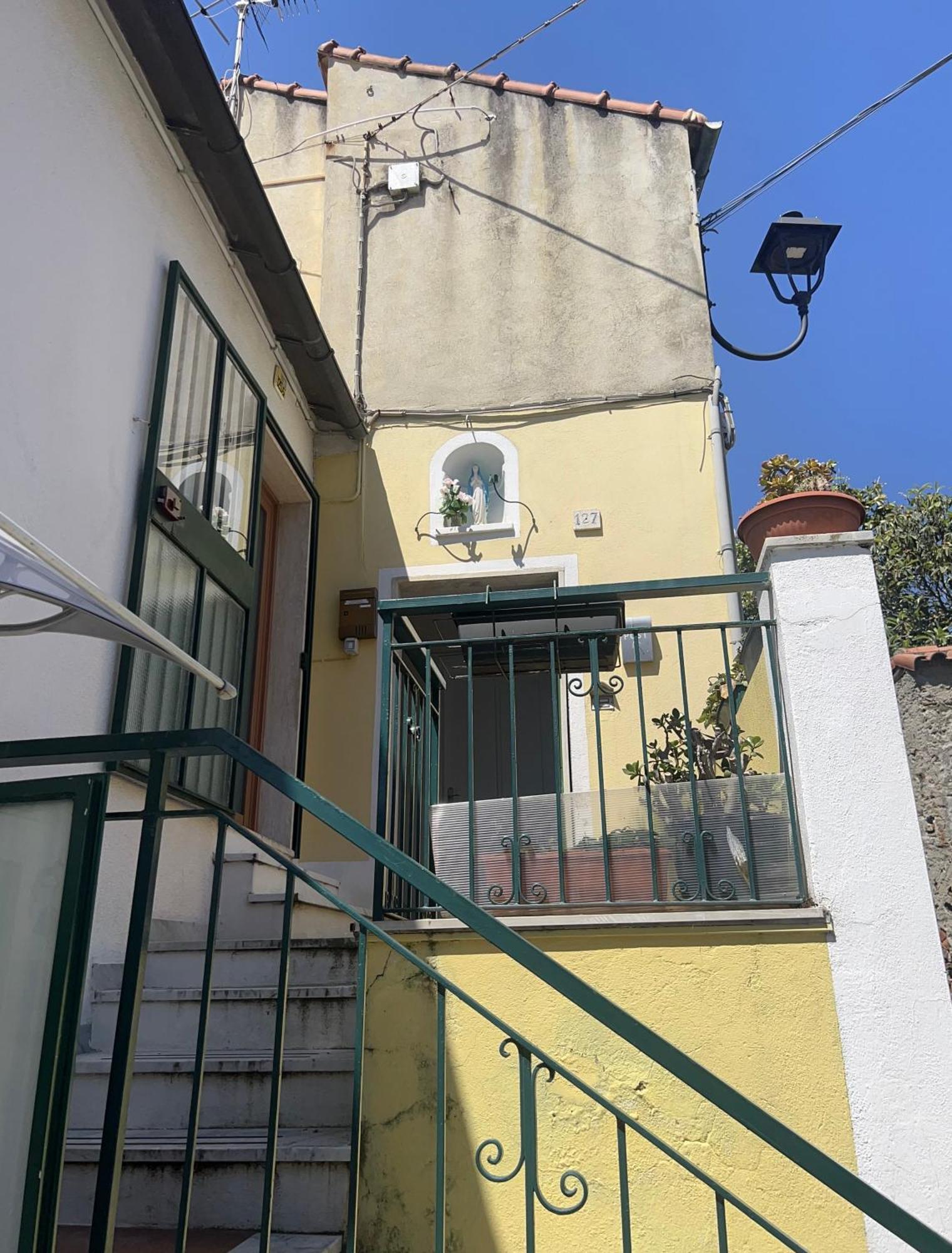 לינה וארוחת בוקר צ'לה ליגורה Casa Graziella מראה חיצוני תמונה